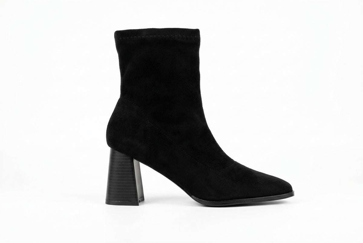 Bottines en suédine à talon évasé