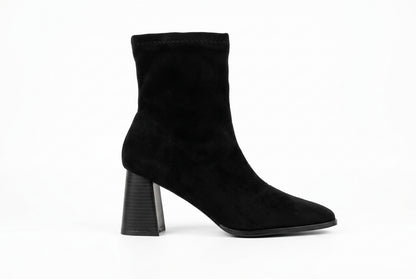 Bottines en suédine à talon évasé