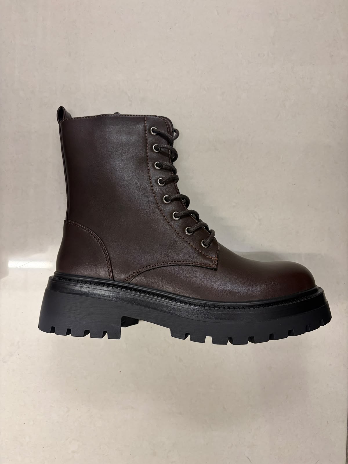 Bottines à lacets et semelle plateforme crantée