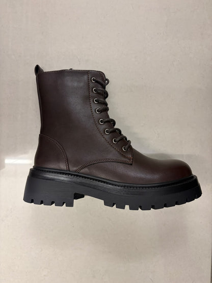 Bottines à lacets et semelle plateforme crantée