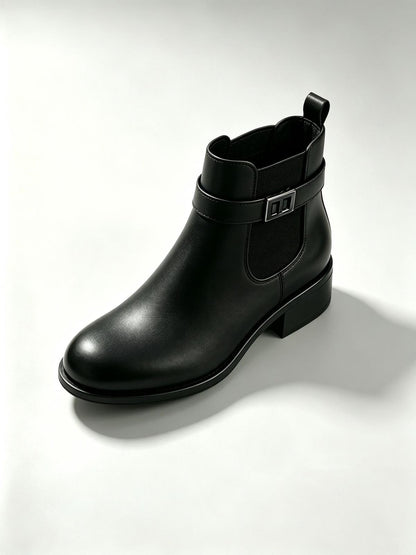 Bottines vernies à boucle élégante