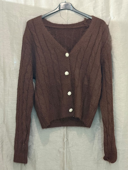Cardigan en maille duveteuse à boutons fleuris