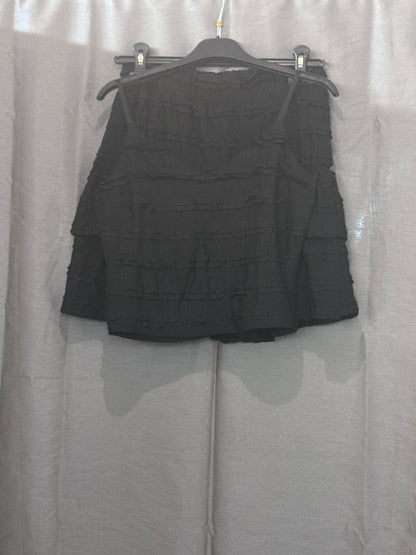 Ensemble effet froissé – débardeur et jupe short intégrée à volants