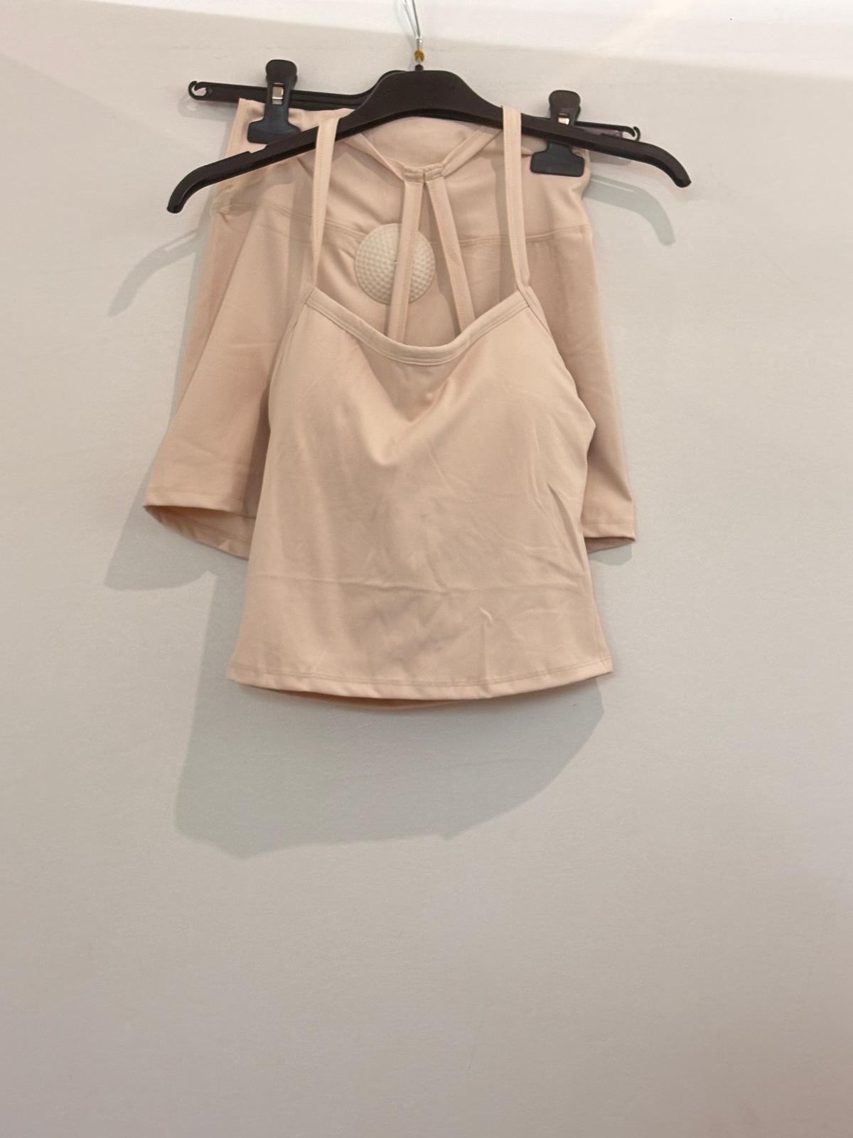 Ensemble brassière et short – tenue de sport assortie débardeur fines bretelles et short