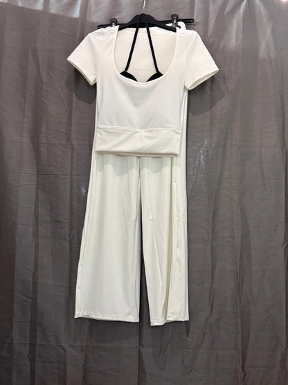 Ensemble t-shirt côtelé et pantalon large à cordon