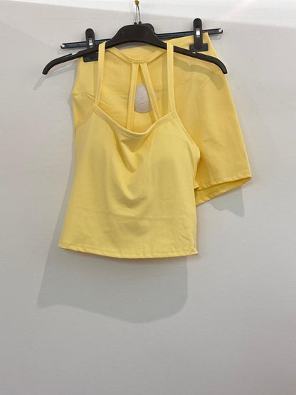 Ensemble brassière et short – tenue de sport assortie débardeur fines bretelles et short