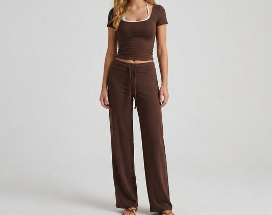 Ensemble t-shirt côtelé et pantalon large à cordon