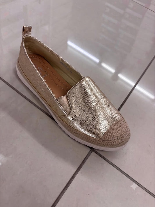 Espadrille à bout tressé, semelle blanche
