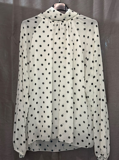 Blouse à pois et col lavallière