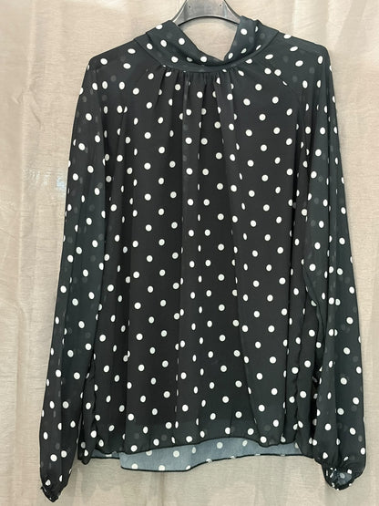 Blouse à pois et col lavallière