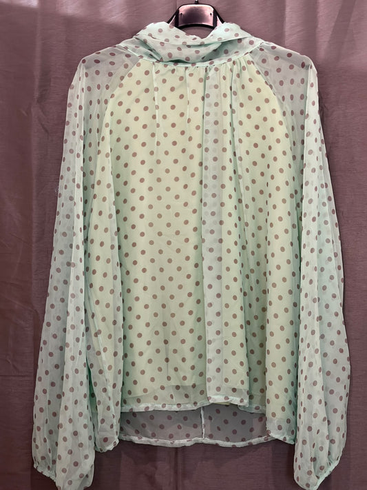 Blouse à pois et col lavallière