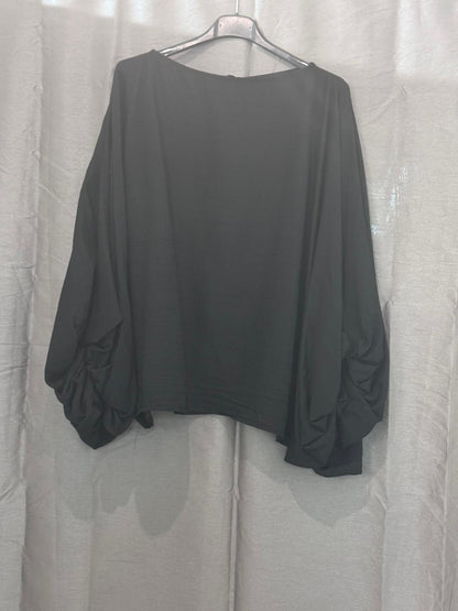 Haut oversize à manches bouffantes