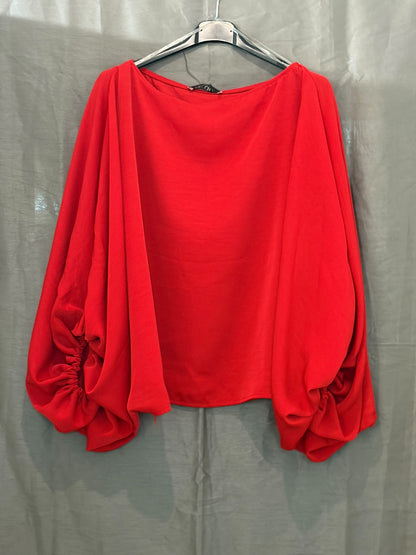 Blouse satinée manches amples à poignets froncés