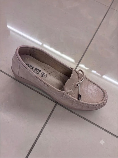 Mocassin compensé façon croco, lacet noué