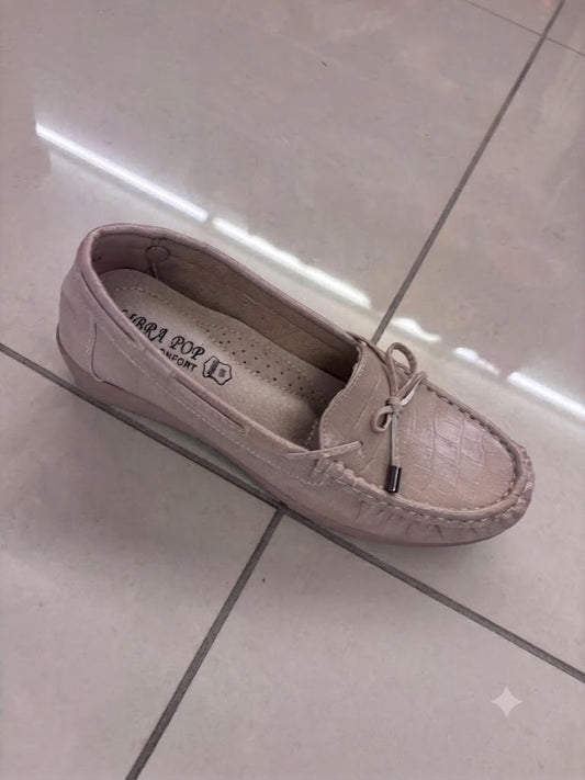 Mocassin compensé façon croco, lacet noué