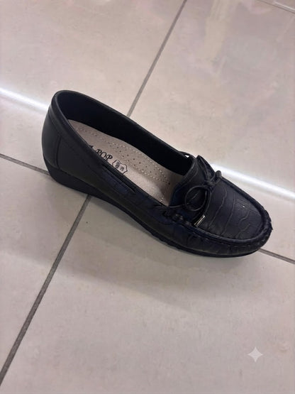 Mocassin compensé façon croco, lacet noué