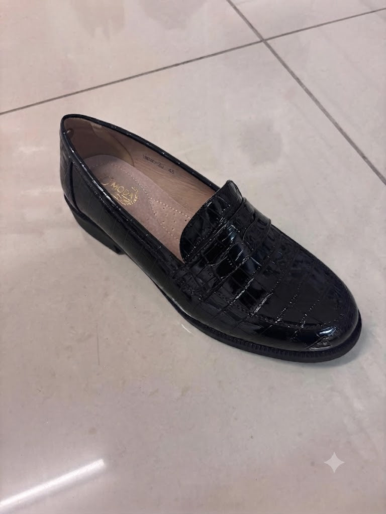 Mocassin plat noir verni façon croco