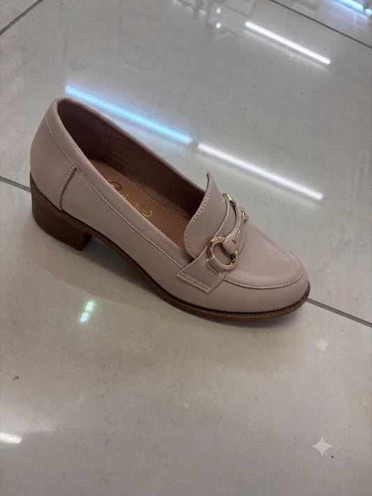 Mocassin à petit talon, mors doré