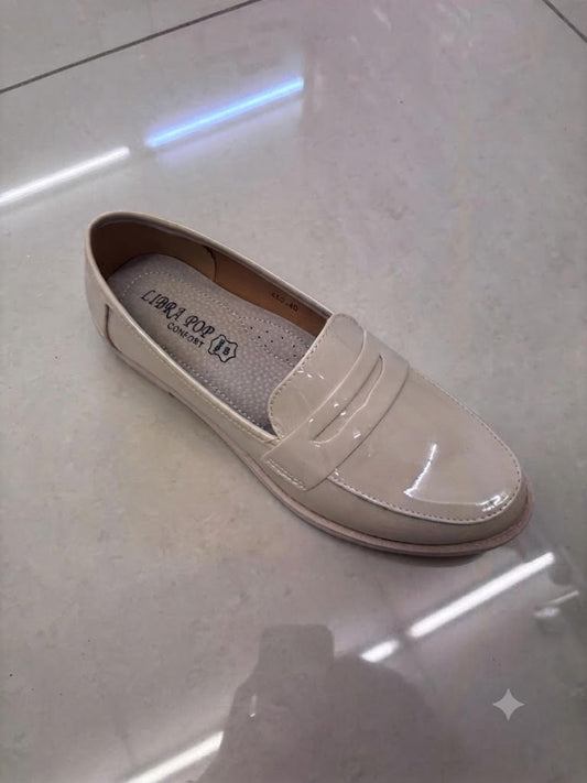 Mocassin plat verni, style classique