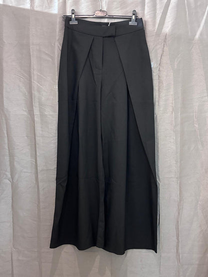 Pantalon effet portefeuille à ceinture asymétrique