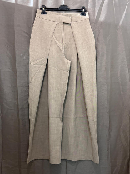 Pantalon effet portefeuille à ceinture asymétrique