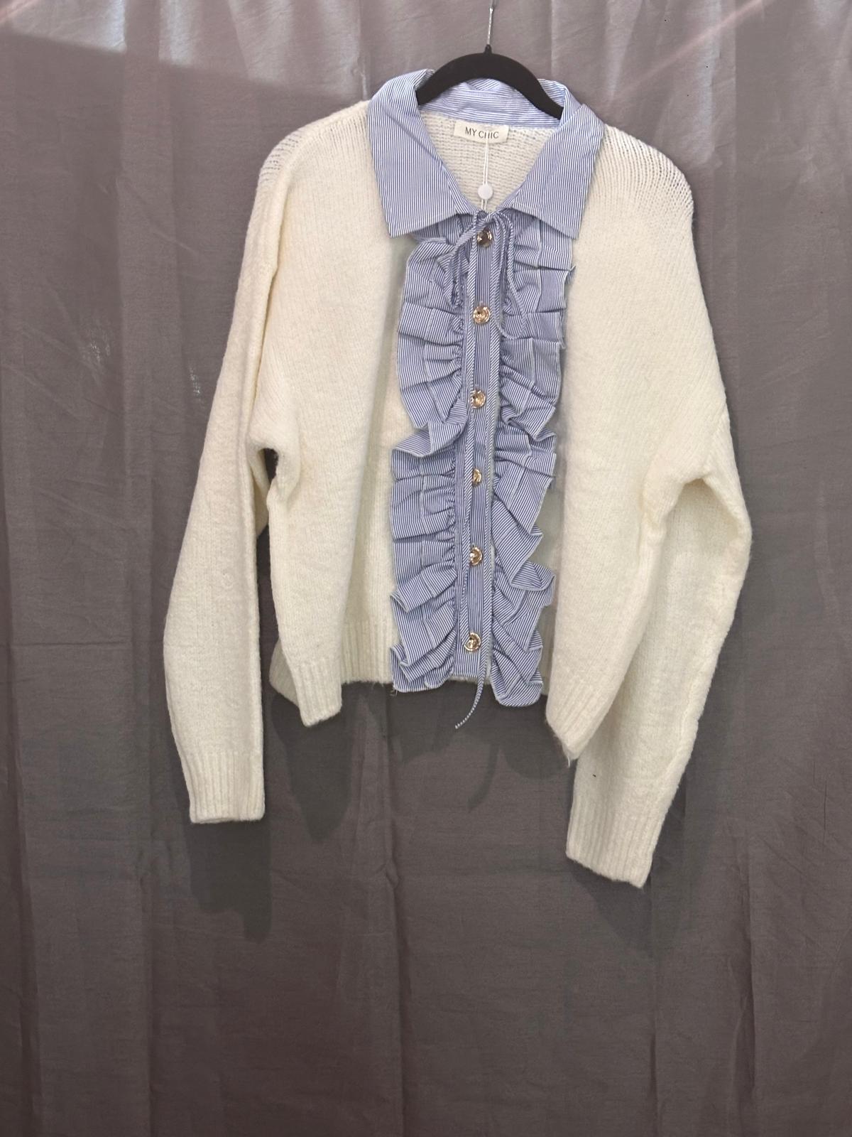 Pull à plastron chemise rayée bleu-blanc et boutons dorés
