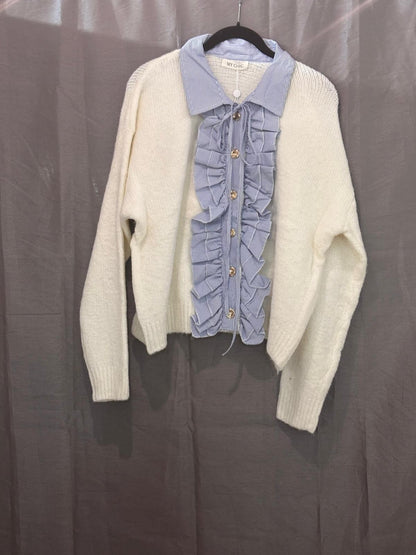 Pull à plastron chemise rayée bleu-blanc et boutons dorés