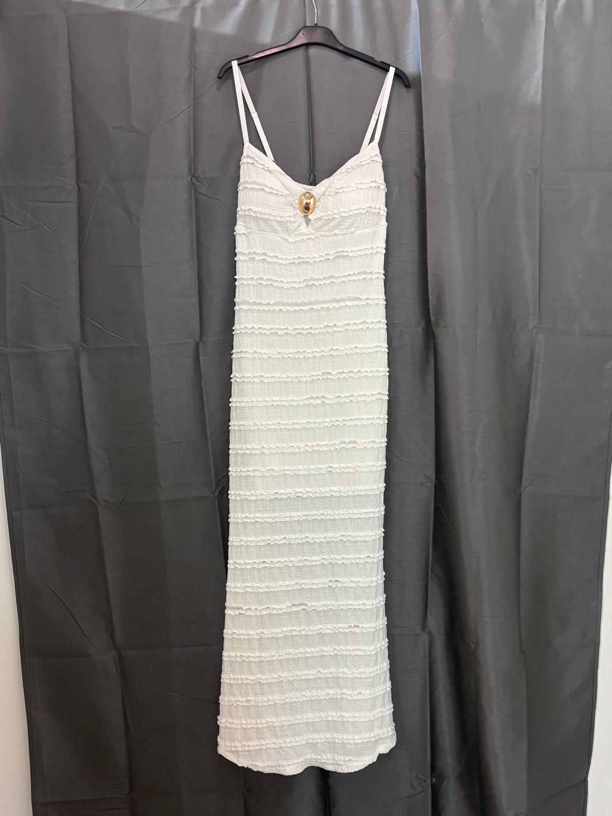 Robe longue à boucle dorée