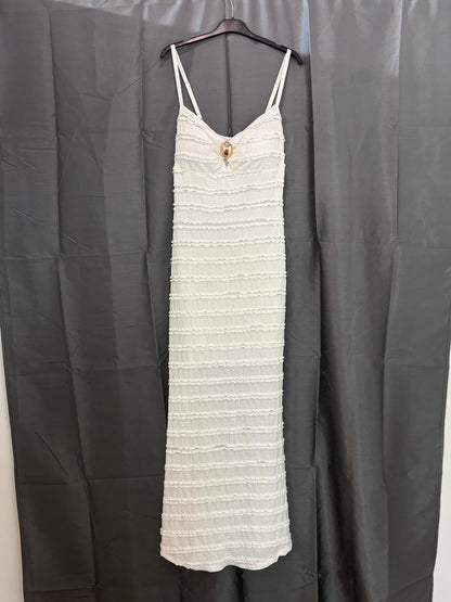 Robe longue à boucle dorée