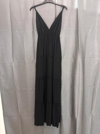 Robe longue à volants et broche doré