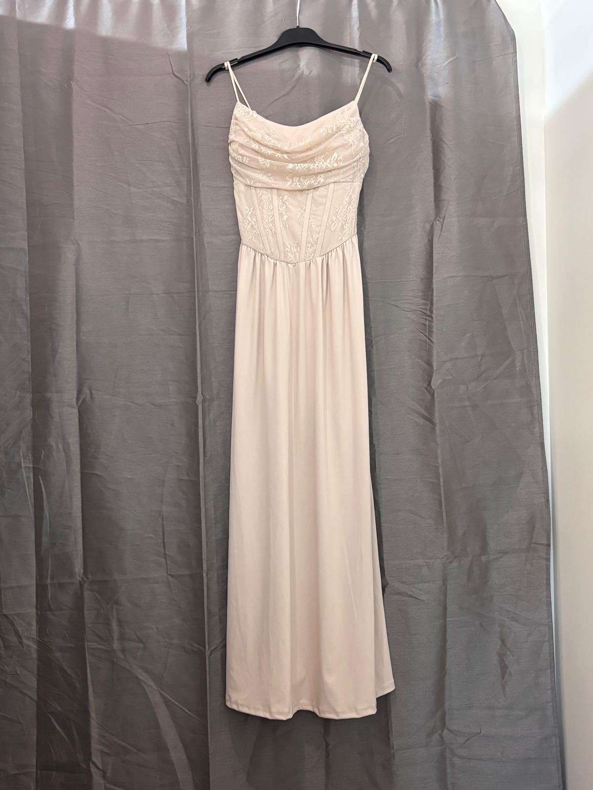 Robe longue, bustier corseté brodé et col drapé, bretelles fines