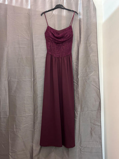 Robe longue, bustier corseté brodé et col drapé, bretelles fines