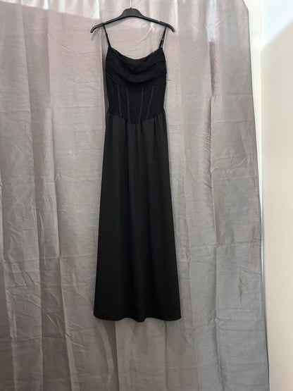 Robe longue, bustier corseté brodé et col drapé, bretelles fines