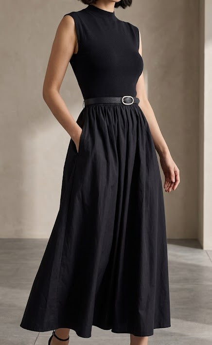 Robe longue ceinturée – à col montant jupe ample et ceinture