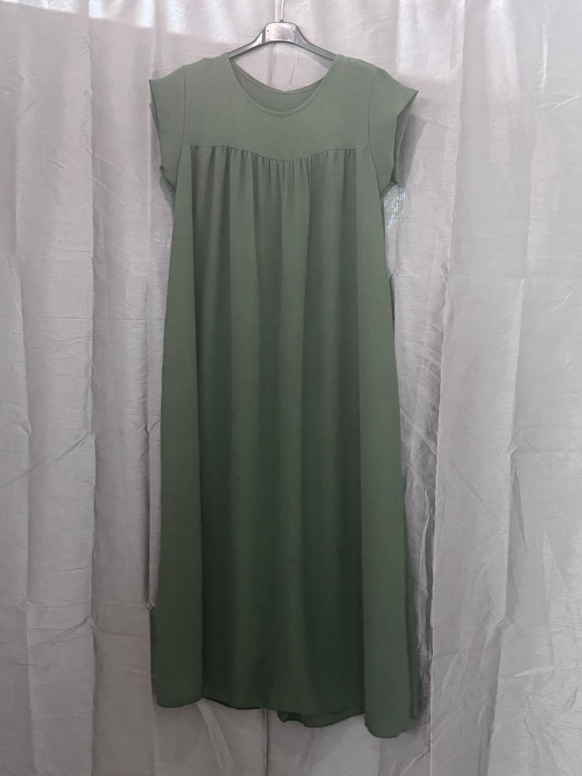 Robe longue sans manches, col rond, coupe droite