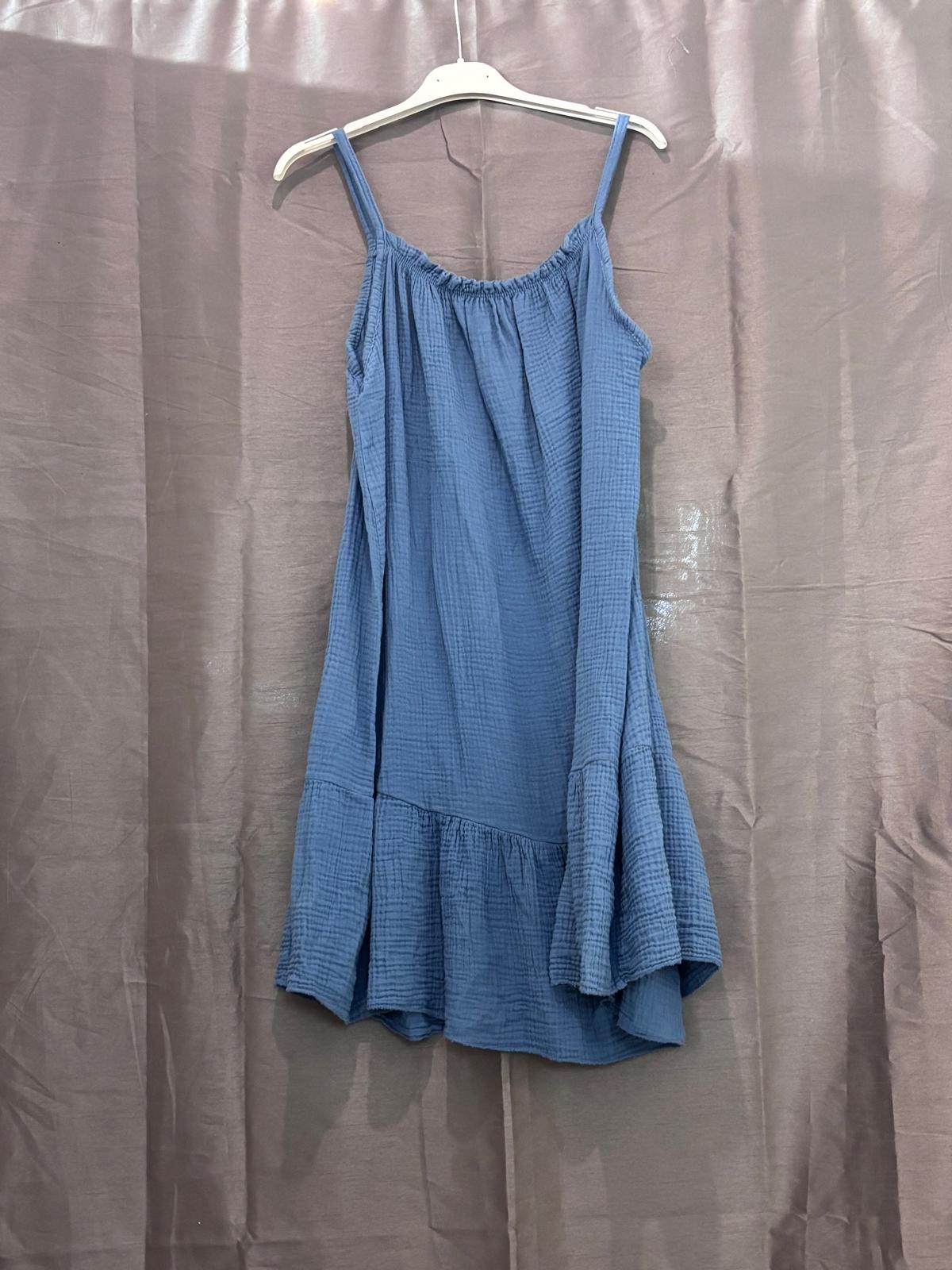 Robe courte en gaze de coton, bretelles fines et volant bas