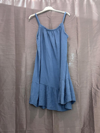 Robe courte en gaze de coton, bretelles fines et volant bas
