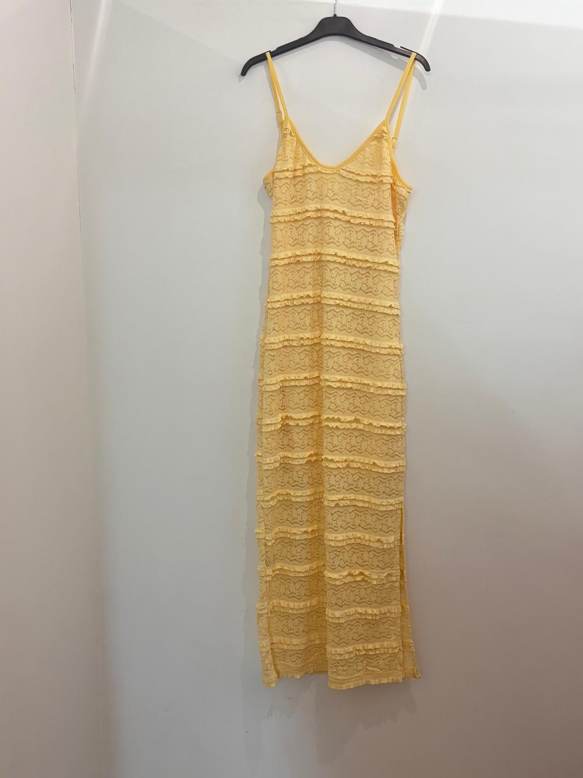 Robe longue en dentelle fines bretelles