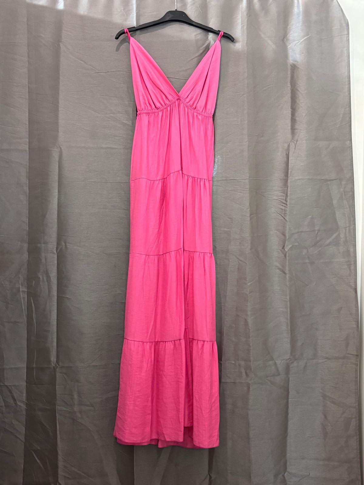 Robe longue à volants et broche doré