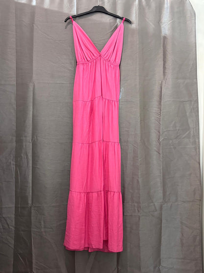 Robe longue à volants et broche doré