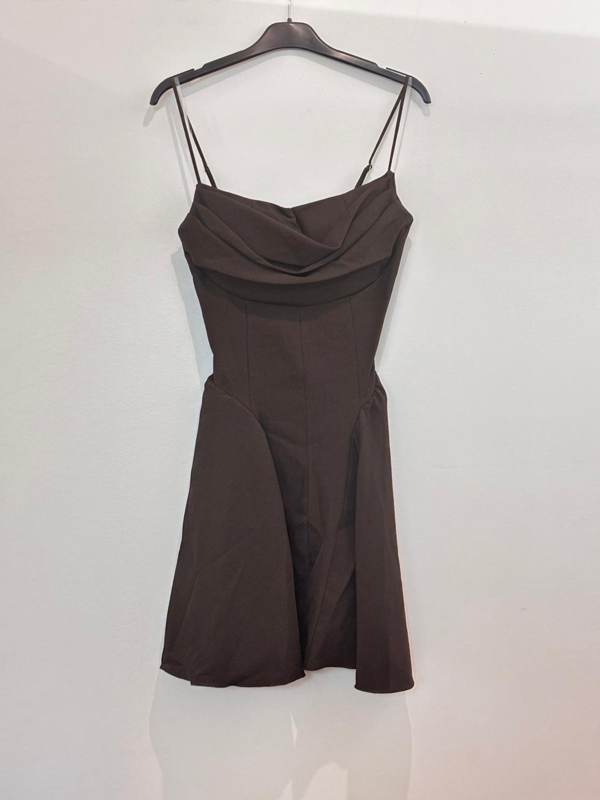 Robe courte – patineuse à bretelles avec corset