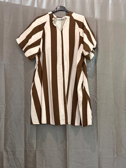 Robe mi-longue à rayures, col V et manches bouffantes