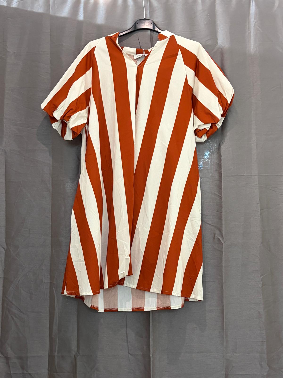 Robe mi-longue à rayures, col V et manches bouffantes