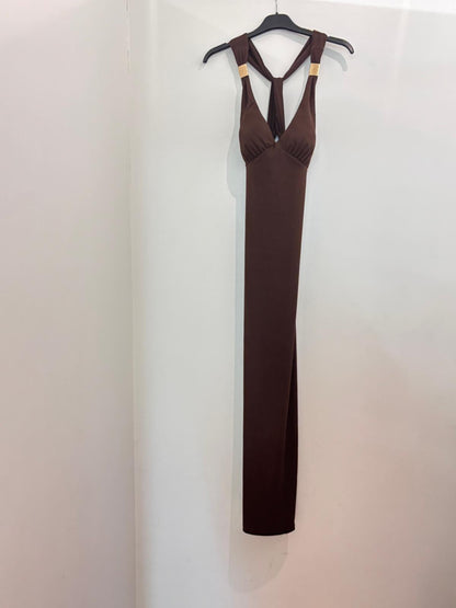 Robe Longue à Bretelles Croisées et Détails Dorés