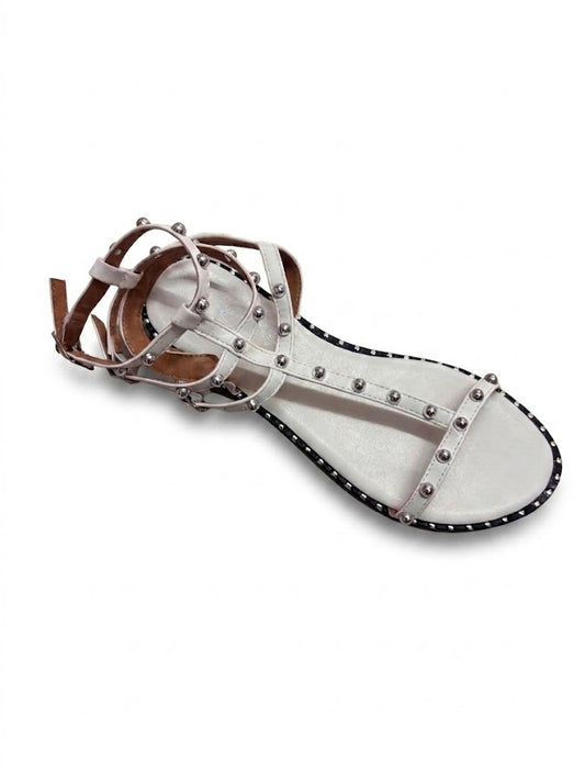 Sandale Plate Blanche à Brides Cloutées Argentées et Semelle Contour Studs
