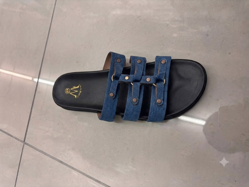 Sandale plate en denim, triple bride rivetée