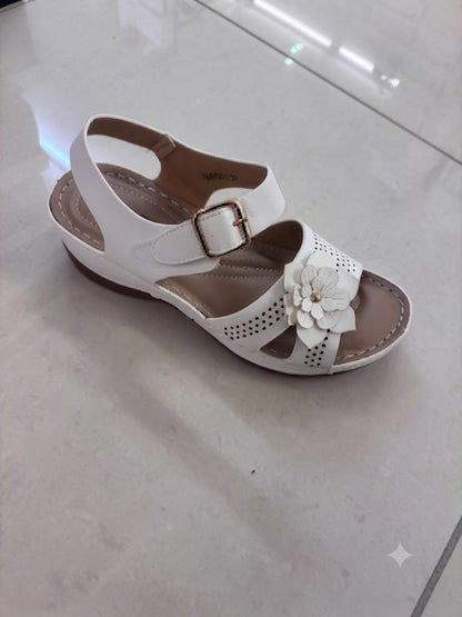 Sandale compensée, bride cheville et fleur