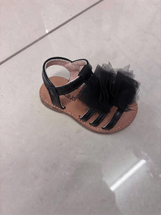 Sandale noire à volants en tulle