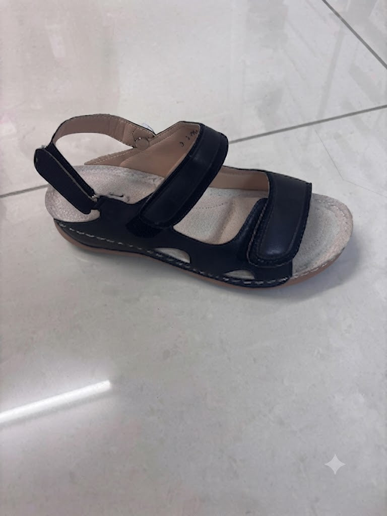Sandale plate noire, double bride scratch