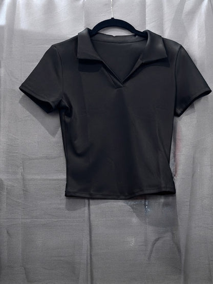 Top col polo échancré à manches courtes